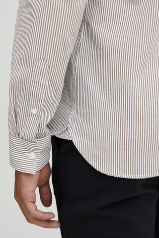 Coupe regular Chemise 'Anton' Casual Friday en beige
