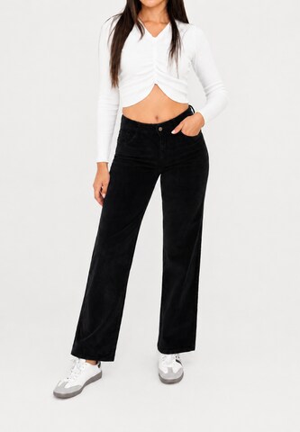 Elara Regular Jeans in Black