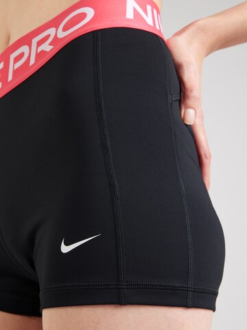 NIKE Скинни Спортивные штаны 'W NP DF 365 MR 3IN LPP SHORT' в Черный