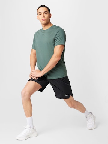 Reebok Regular Sportshorts in Schwarz