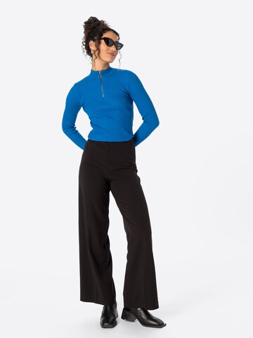 WEEKDAY Loose fit Trousers with creases 'Julia' in Black