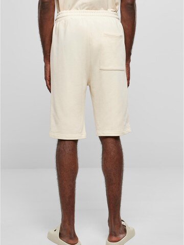 Urban Classics Regular Shorts in Weiß