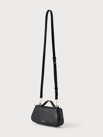 Geantă de umăr de la Calvin Klein pe negru