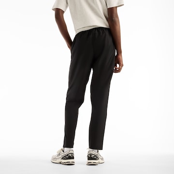 Effilé Pantalon 'Utility' new balance en noir