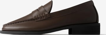 L37 HANDMADE SHOESSlip On cipele 'TO MAKE IT EASIER' - smeđa boja: prednji dio