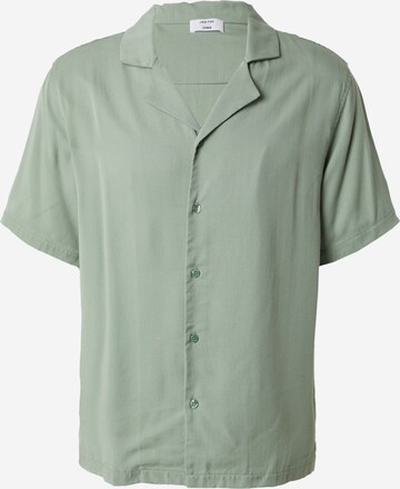 Regular fit Camicia di DAN FOX APPAREL in verde: frontale