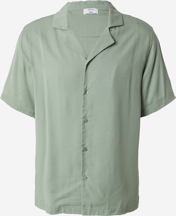 DAN FOX APPAREL Regular fit Button Up Shirt in Green: front