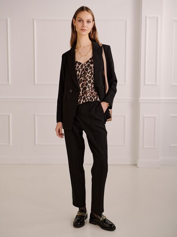regular Pantaloni di Guido Maria Kretschmer Women in nero