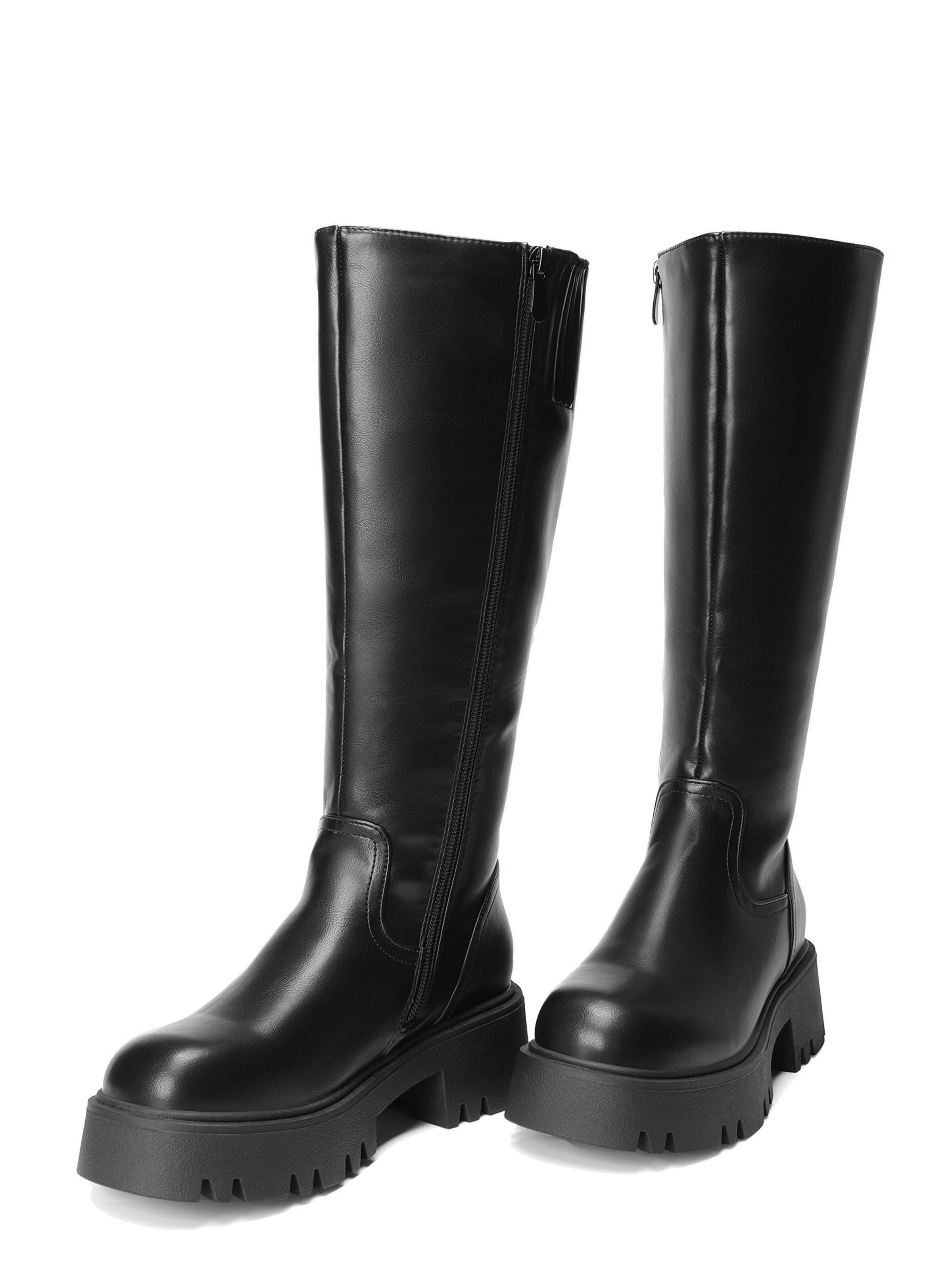 Dream Pairs Boot in Black