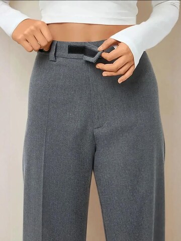 Hiccup Regular Pleated Pants in Grey
