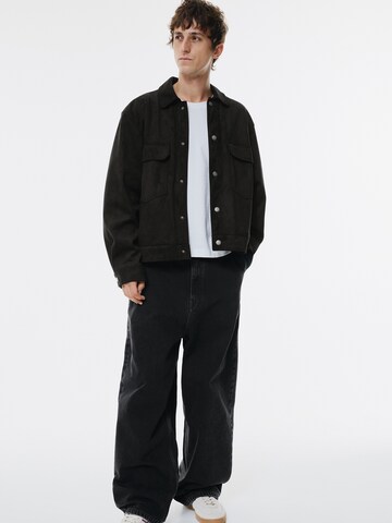 Pull&Bear Overgangsjakke i sort: forside