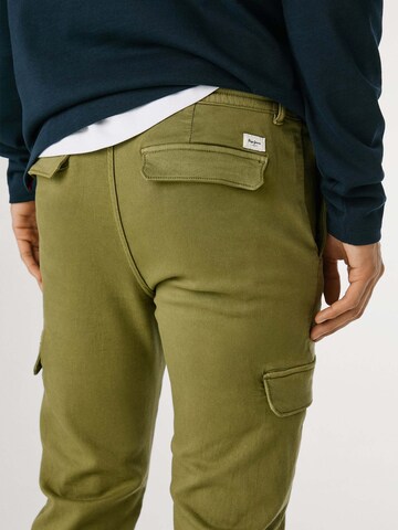 Pepe Jeans Slimfit Cargohose 'GYMDIGO' in Grün