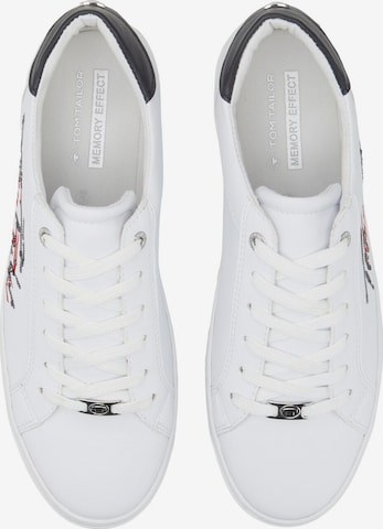 SUPREMO Sneakers in White