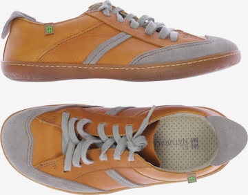 EL NATURALISTA Flats & Loafers in 36 in Orange: front