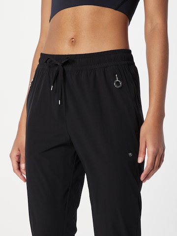 Regular Pantalon outdoor 'ELISENVAARA' LUHTA en noir