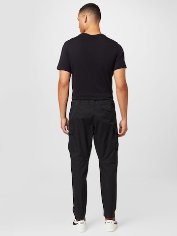 Nike Sportswear Tapered Cargobroek 'Utility' in Zwart