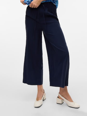 VERO MODA Wide leg Bandplooibroek 'VMTANYA HW 7/8 WIDE PANTS BOO' in Blauw