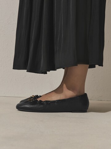 Next Ballerina 'Forever Comfort' in Black