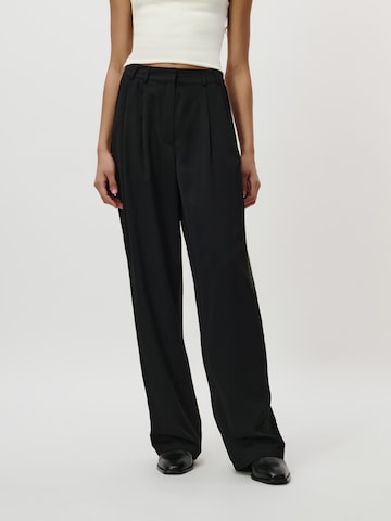 Loosefit Pantalon à pince 'Kora' LeGer by Lena Gercke en noir : devant