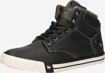 MUSTANG Sneakers hoog in Grijs: voorkant