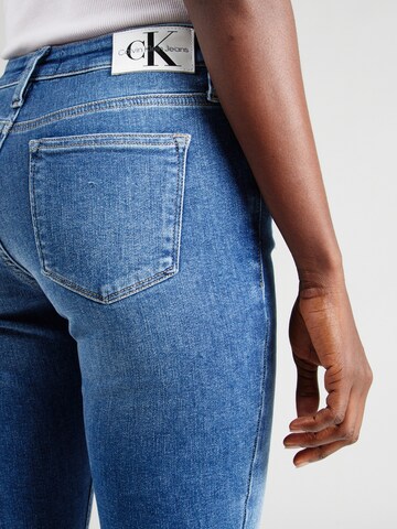 Skinny Jeans 'MID RISE SKINNY' di Calvin Klein Jeans in blu