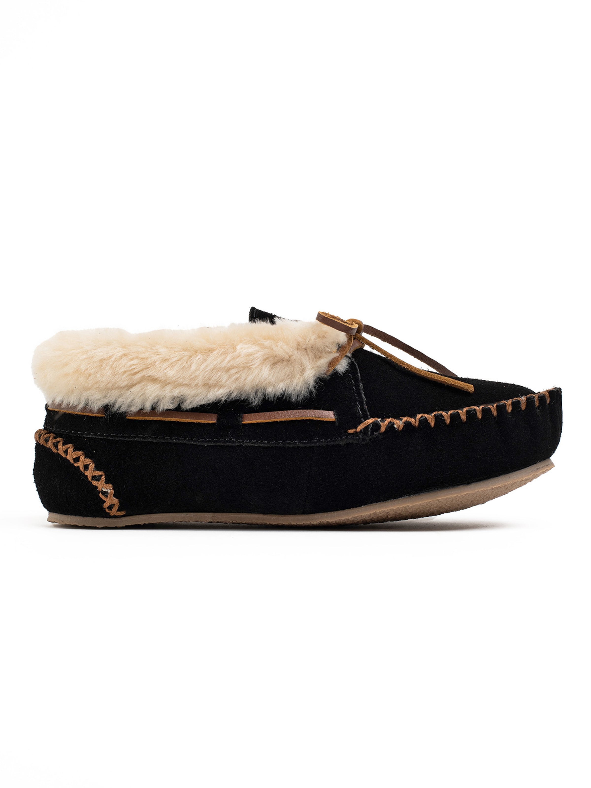 Minnetonka Moccasin 'Chrissy' in Black