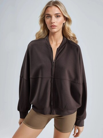 Giacca di felpa di Busem in marrone: frontale