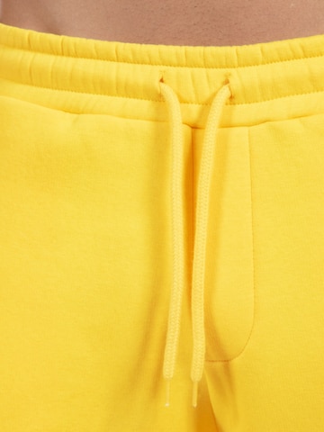 Smilodox Loose fit Trousers in Yellow