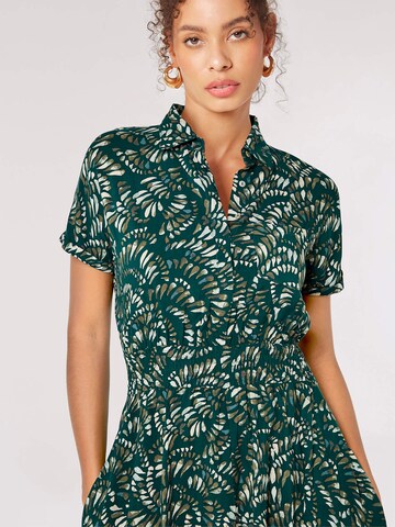 Apricot Kleid in Grün