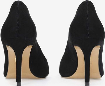 Kazar Pumps in Black