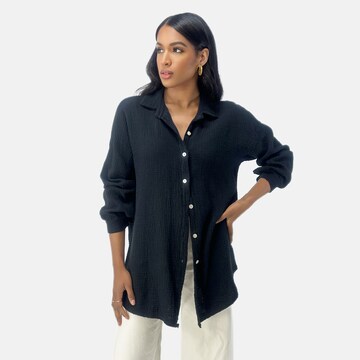 Elara Bluse in Blau: Vorderseite