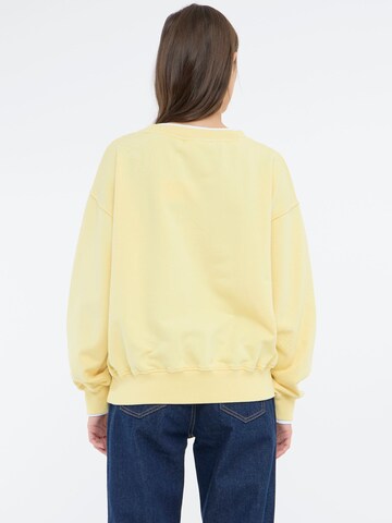 Felpa di Ball in giallo