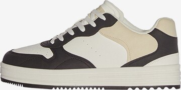 Bershka Sneakers low i svart