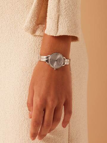 GUESS Uhr 'Design' in Silber: Vorderseite