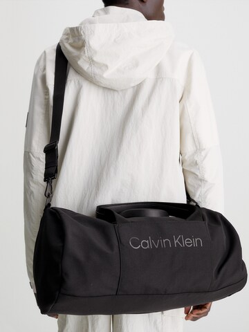 Calvin Klein Taška Weekender – černá