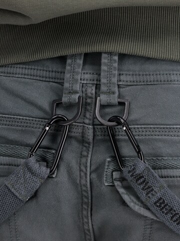 Tapered Pantaloni cargo di ALPHA INDUSTRIES in grigio