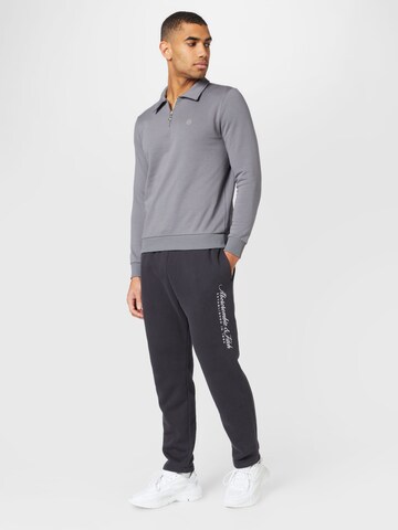 WESTMARK LONDON Sweatshirt in Grey