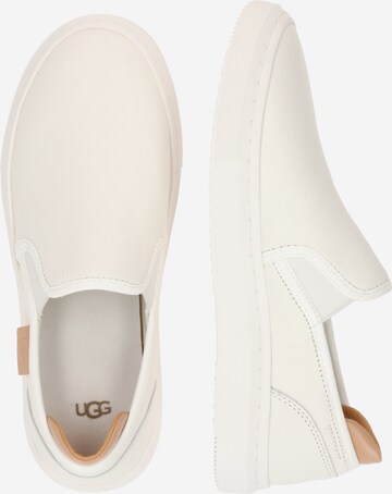 UGG Спортни обувки Slip On 'ALAMEDA' в бяло
