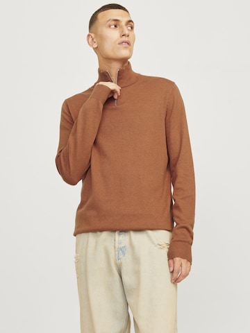 Pullover 'JJEEmil' di JACK & JONES in marrone: frontale