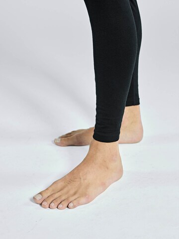 BLACKYAK Skinny Pants 'Gurla' in Black