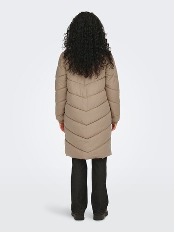 JDY Between-seasons coat 'NEW FINNO' in Brown