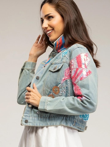 Tantra - Chaqueta de entretiempo 'Chaqueta denim con dibujo de mariposa bordado  y lentejuelas' en azul