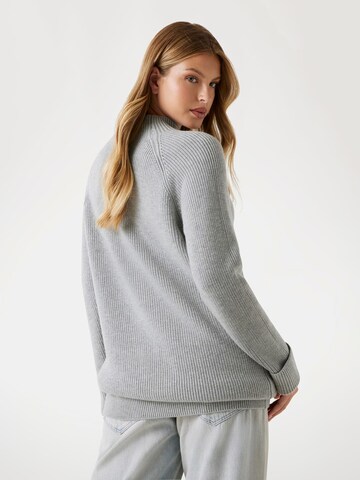 GUESS Pullover in Grau