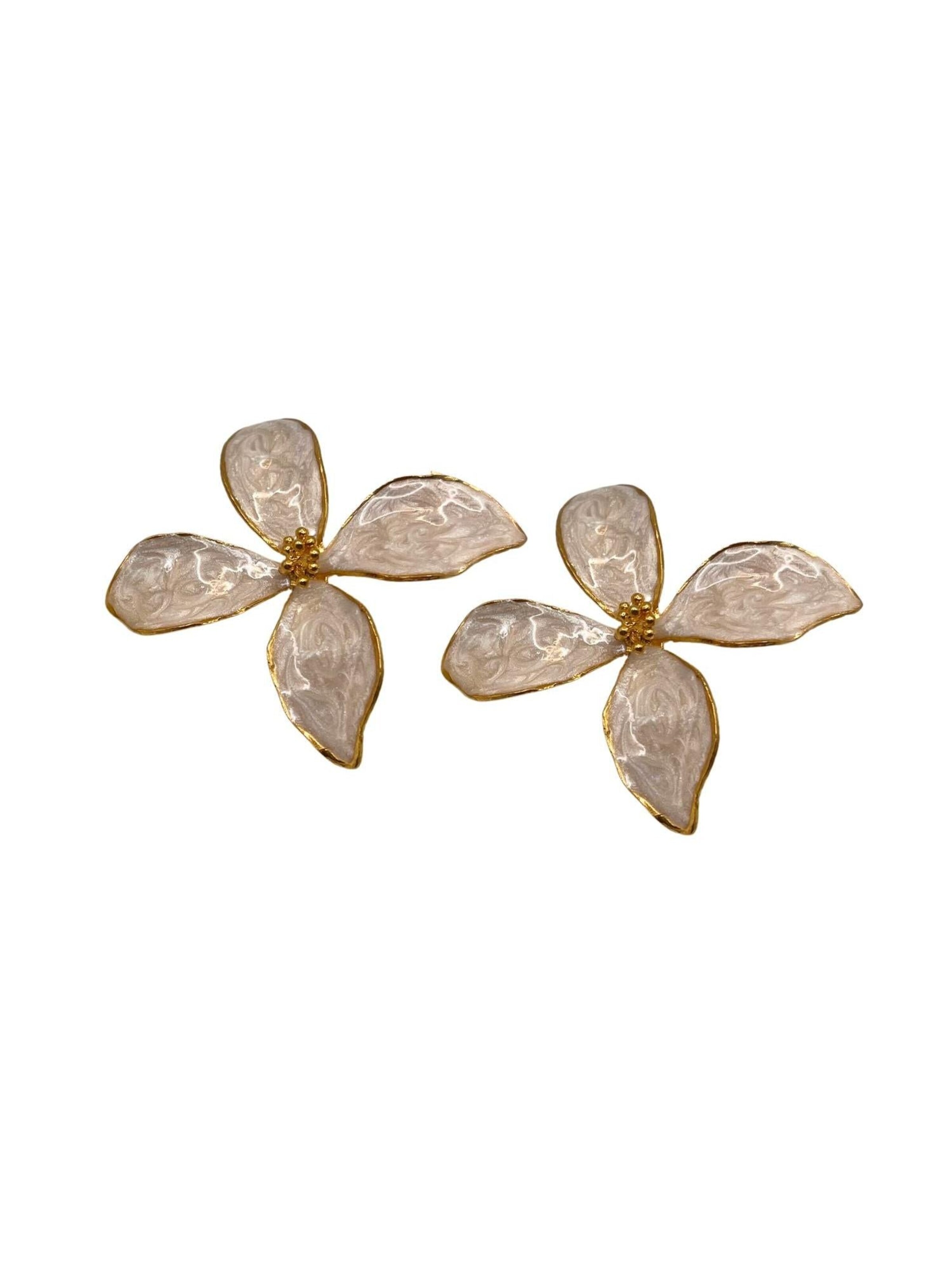 Boucles d'oreilles 'Lunaria' Les Reines en blanc : devant