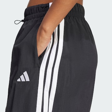 melns ADIDAS SPORTSWEAR Platas staras Sporta bikses 'Essentials'