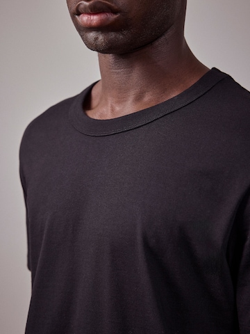 DAN FOX APPAREL قميص 'The Essential' بلون أسود