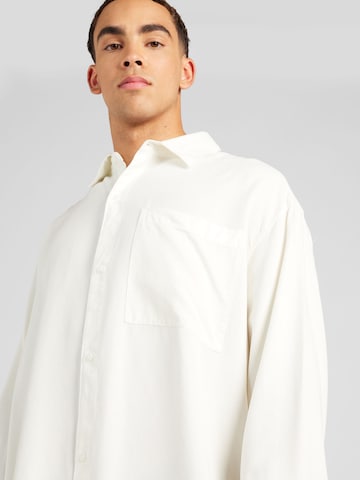 TOPMAN - Comfort Fit Camisa em bege