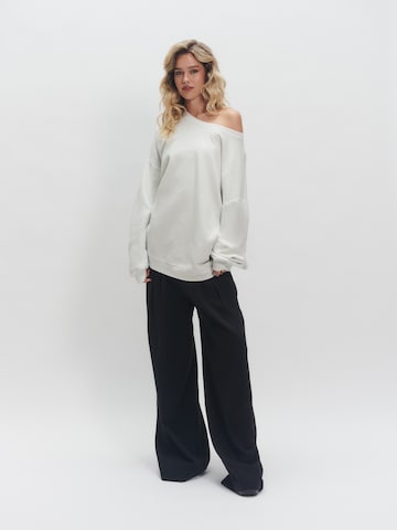 millane Sweatshirt 'Madlin' in White