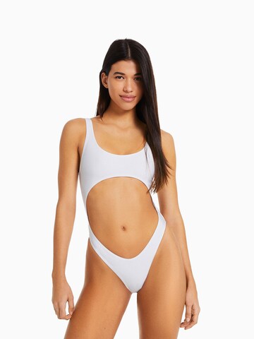 Bershka Swimsuit in White: front