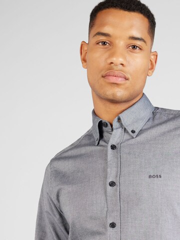 Coupe regular Chemise 'Rickert' BOSS en gris